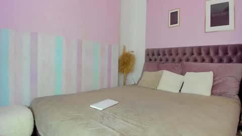 Snapshot of evalaniss chatting on 10-06-25, 03:15 Eva online show from 10-06-25, 03:15