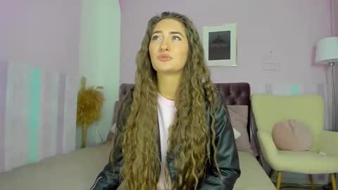 Snapshot of evalaniss chatting on 10-07-25, 03:04 Eva online show from 10-07-25, 03:04