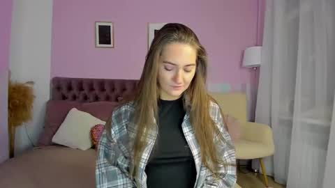 Snapshot of evalaniss chatting on 11-06-25, 04:02 Eva online show from 11-06-25, 04:02