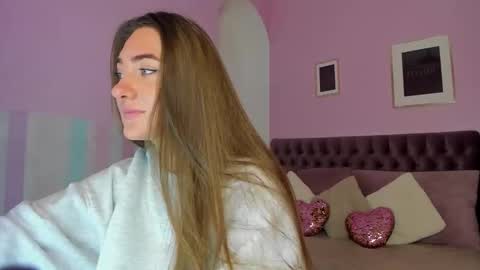 Snapshot of evalaniss chatting on 11-10-25, 04:00 Eva online show from 11-10-25, 04:00