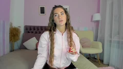 Snapshot of evalaniss chatting on 11-13-25, 04:11 Eva online show from 11-13-25, 04:11