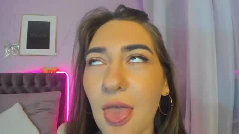 Snapshot of evalaniss chatting on 03-06-26, 04:09 Eva online show from 03-06-26, 04:09