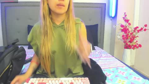 Eva online show from 03-31-26, 04:24