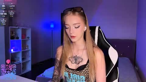 Snapshot of evamourr chatting on 07-04-26, 11:00 Eva online show from 07-04-26, 11:00