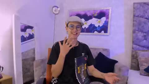 Snapshot of evan_smitt_ chatting on 02-02-25, 12:46 Evan Smitt online show from 02-02-25, 12:46
