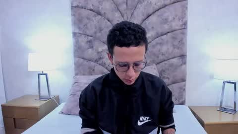 Snapshot of evan_smitt_ chatting on 02-10-25, 11:57 Evan Smitt online show from 02-10-25, 11:57