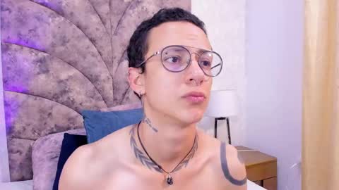 Snapshot of evan_smitt_ chatting on 02-13-25, 03:56 Evan Smitt online show from 02-13-25, 03:56
