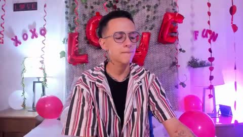 Snapshot of evan_smitt_ chatting on 02-15-25, 01:16 Evan Smitt online show from 02-15-25, 01:16