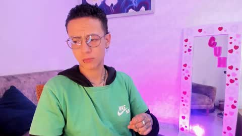 Snapshot of evan_smitt_ chatting on 03-01-25, 12:45 Evan Smitt online show from 03-01-25, 12:45