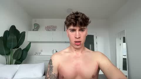 evan_white_ online show from 06-25-26, 07:46