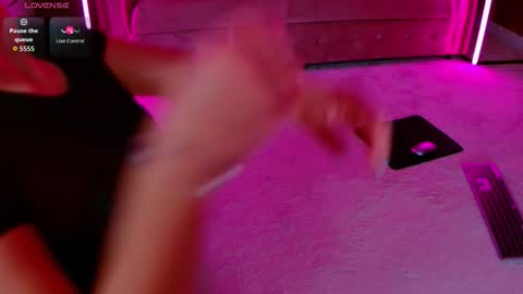 Eva online show from 09-19-25, 10:21