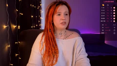 Snapshot of evaredmooon chatting on 02-07-26, 10:30 Moon online show from 02-07-26, 10:30