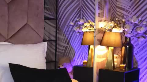 EvaRhea online show from 11-19-25, 04:01