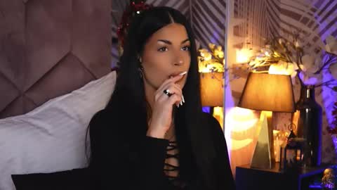 EvaRhea online show from 12-22-25, 03:47