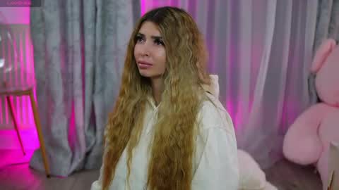 Eva online show from 04-17-26, 11:08