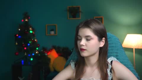 Snapshot of evathopson chatting on 12-08-24, 03:13 Eva  next stream -  - 1600 UTC2000  online show from 12-08-24, 03:13