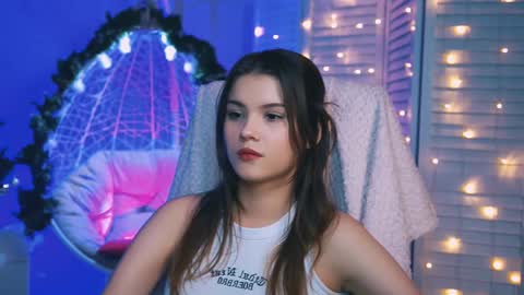 Snapshot of evathopson chatting on 12-14-24, 01:38 Eva  next stream -  - 1600 UTC2000  online show from 12-14-24, 01:38