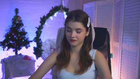 Snapshot of evathopson chatting on 12-25-24, 08:18 Eva  next stream -  - 1600 UTC2000  online show from 12-25-24, 08:18