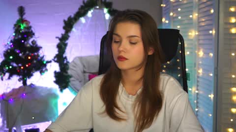 Snapshot of evathopson chatting on 12-27-24, 03:26 Eva  next stream -  - 1600 UTC2000  online show from 12-27-24, 03:26