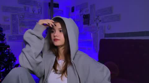 Snapshot of evathopson chatting on 01-09-25, 03:34 Eva  next stream -  - 1600 UTC2000  online show from 01-09-25, 03:34