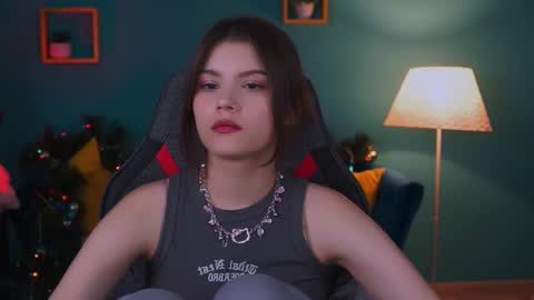 Snapshot of evathopson chatting on 01-14-25, 03:04 Eva  next stream -  - 1600 UTC2000  online show from 01-14-25, 03:04