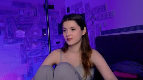 Snapshot of evathopson chatting on 02-06-25, 03:20 Eva  next stream -  - 1600 UTC2000  online show from 02-06-25, 03:20