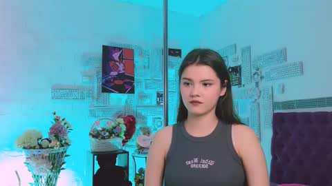 Snapshot of evathopson chatting on 03-01-25, 12:12 Eva  next stream -  - 1600 UTC2000  online show from 03-01-25, 12:12