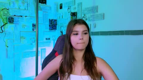 Snapshot of evathopson chatting on 09-30-25, 11:04 Eva  next stream -  - 1600 UTC2000  online show from 09-30-25, 11:04