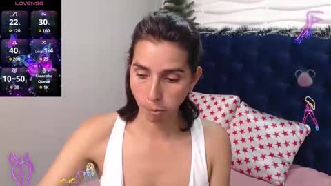 Snapshot of evawilliams_ chatting on 12-14-24, 02:45 Eva online show from 12-14-24, 02:45