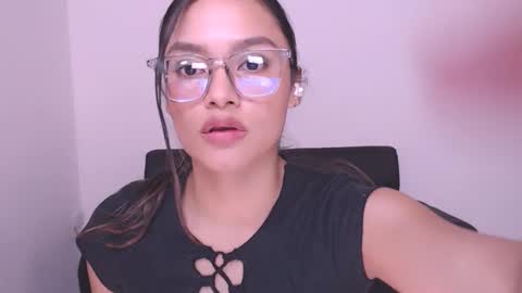 Snapshot of eve_rox18 chatting on 01-21-25, 06:54 Eve Rox18 online show from 01-21-25, 06:54