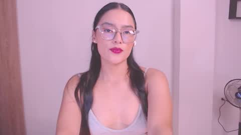 Snapshot of eve_rox18 chatting on 11-20-25, 12:00 Eve Rox18 online show from 11-20-25, 12:00