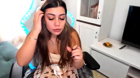 eveeevian online show from 02-11-25, 07:33