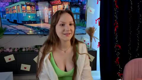 Snapshot of evegreenlee chatting on 05-23-26, 06:18 evegreenlee online show from 05-23-26, 06:18