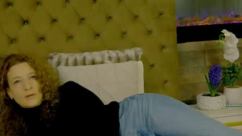 EveHamilton online show from 02-26-26, 08:30