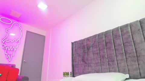 evelin__thompsson online show from 04-11-26, 01:21