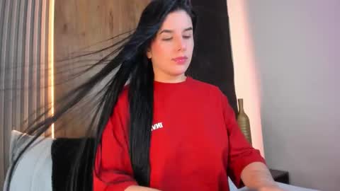 E V E L I N online show from 02-18-26, 02:18