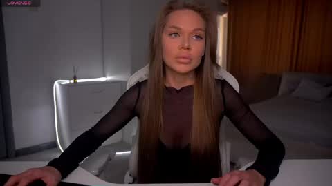 Evelina online show from 05-04-26, 02:35