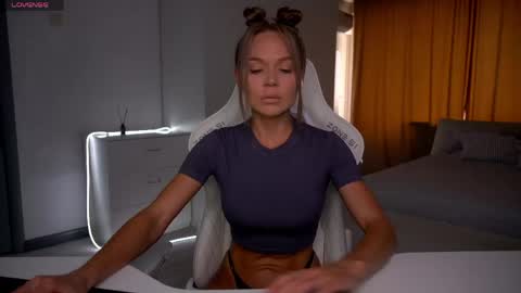 Evelina online show from 06-06-26, 08:30