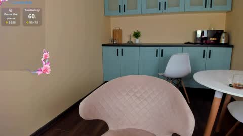 Evelina  online show from 04-13-26, 01:00