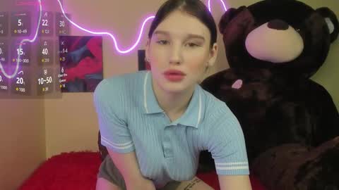 Snapshot of evelinalu chatting on 02-08-25, 01:43 Evelina online show from 02-08-25, 01:43