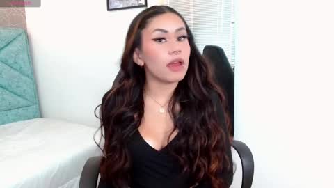 Eveline  online show from 03-12-25, 07:06