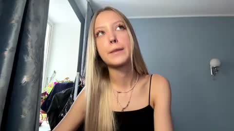Snapshot of evelinegallucci chatting on 06-11-26, 12:14 Katy online show from 06-11-26, 12:14