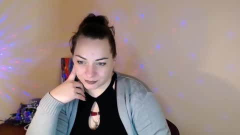 Snapshot of evelineli chatting on 02-25-25, 02:54 Lydia online show from 02-25-25, 02:54