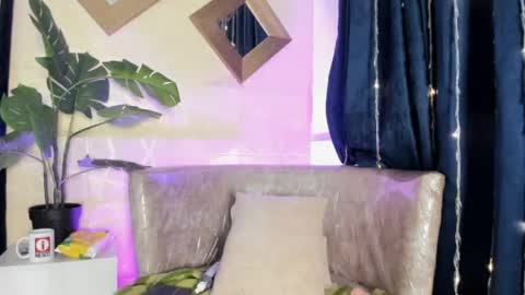 evelyn__rose1 online show from 06-05-26, 06:52