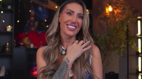 Evelyn online show from 02-22-26, 07:01