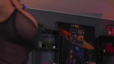 Evelyn online show from 04-19-26, 06:07