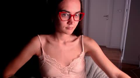 Snapshot of evelyn_gg chatting on 06-22-26, 12:02 Evelyn online show from 06-22-26, 12:02