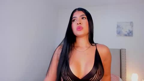 Evelyn online show from 10-27-25, 01:26