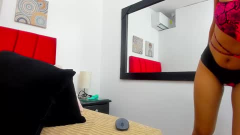 Snapshot of evelyn_morgan1 chatting on 02-08-25, 11:55 evelyn_morgan1 online show from 02-08-25, 11:55