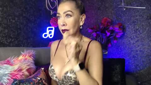 EvelynaGrey online show from 01-22-25, 05:16